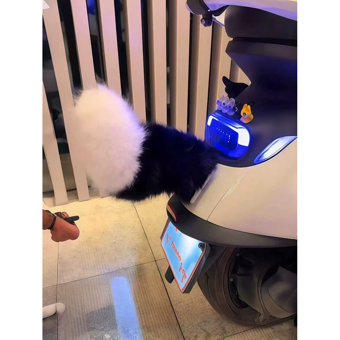 Işıklı Sesli Uzaktan Kumandalı  Hareketli Küçük Kuyruk Süsü Elektrikli Scooter, Araç Arkası Dış Aparatı